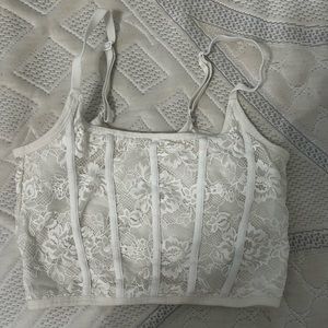 Colsie white lace cropped tank top
